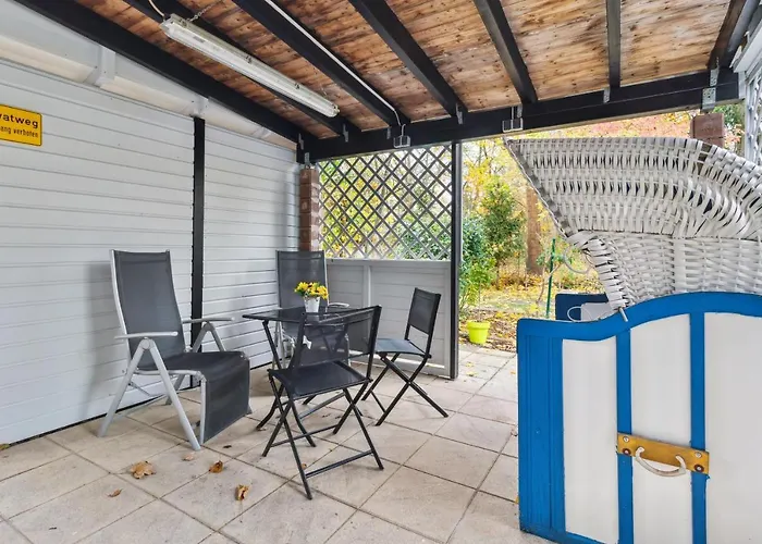 Vorstadtoase - 3 Personen - Apartment Mit Queensize-Bett, Badewanne, Schlafcouch, Parken, Netflix, Naehe Ber