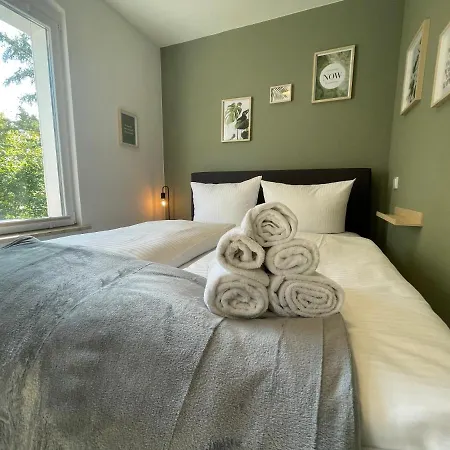 Vorstadtoase - 3 Personen - Apartment Mit Queensize-Bett, Badewanne, Schlafcouch, Parken, Netflix, Naehe Ber Eichwalde Zewnętrze zdjęcie