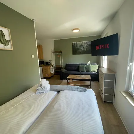 Vorstadtoase - 3 Personen - Apartment Mit Queensize-Bett, Badewanne, Schlafcouch, Parken, Netflix, Naehe Ber Eichwalde Zewnętrze zdjęcie