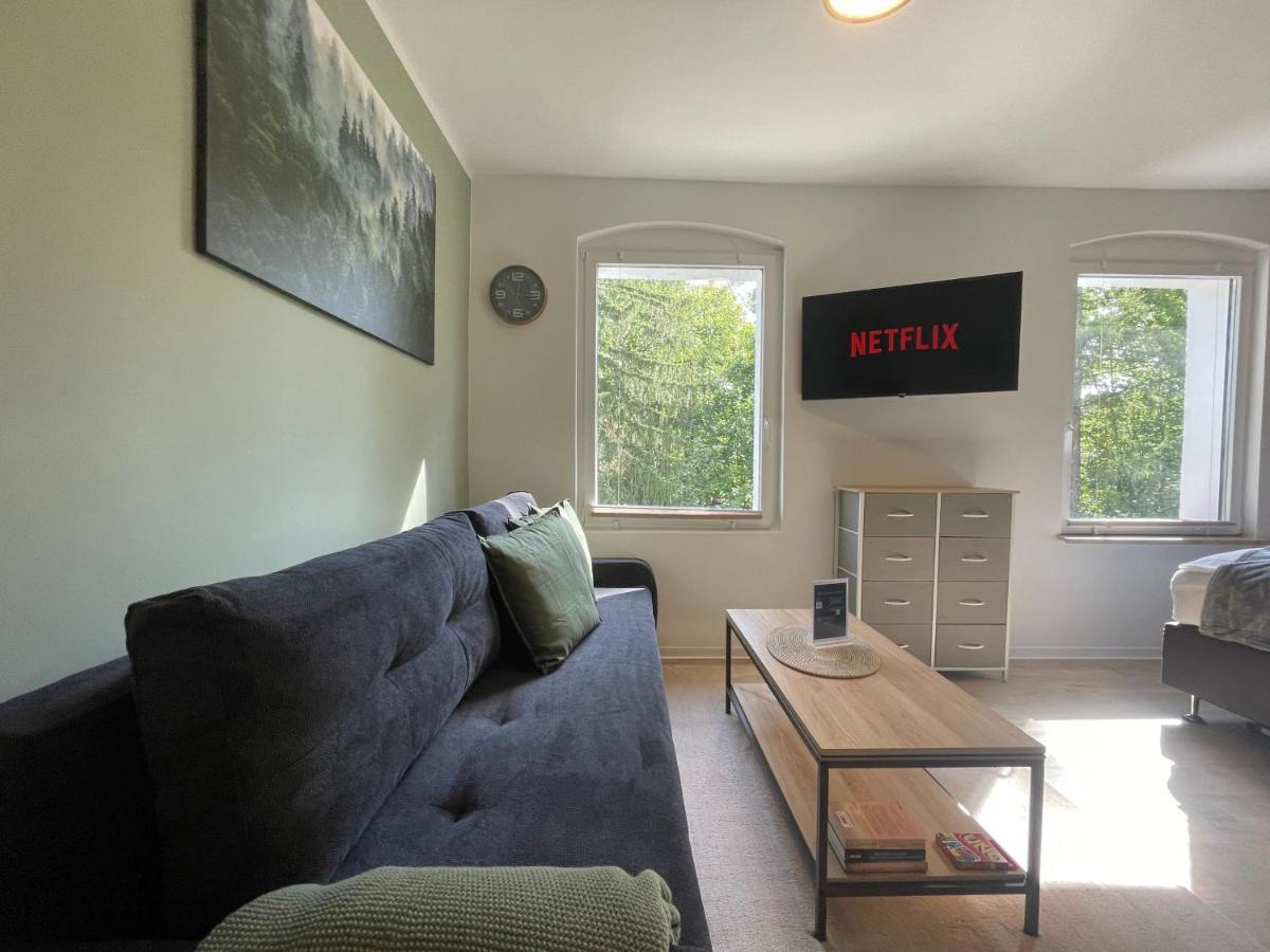 Vorstadtoase: Cozy Retreat With Queen Bed And Netflix Apartment *