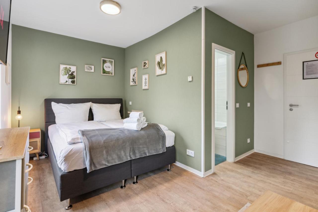 Apartment Vorstadtoase: Cozy Retreat With Queen Bed And Netflix Eichwalde