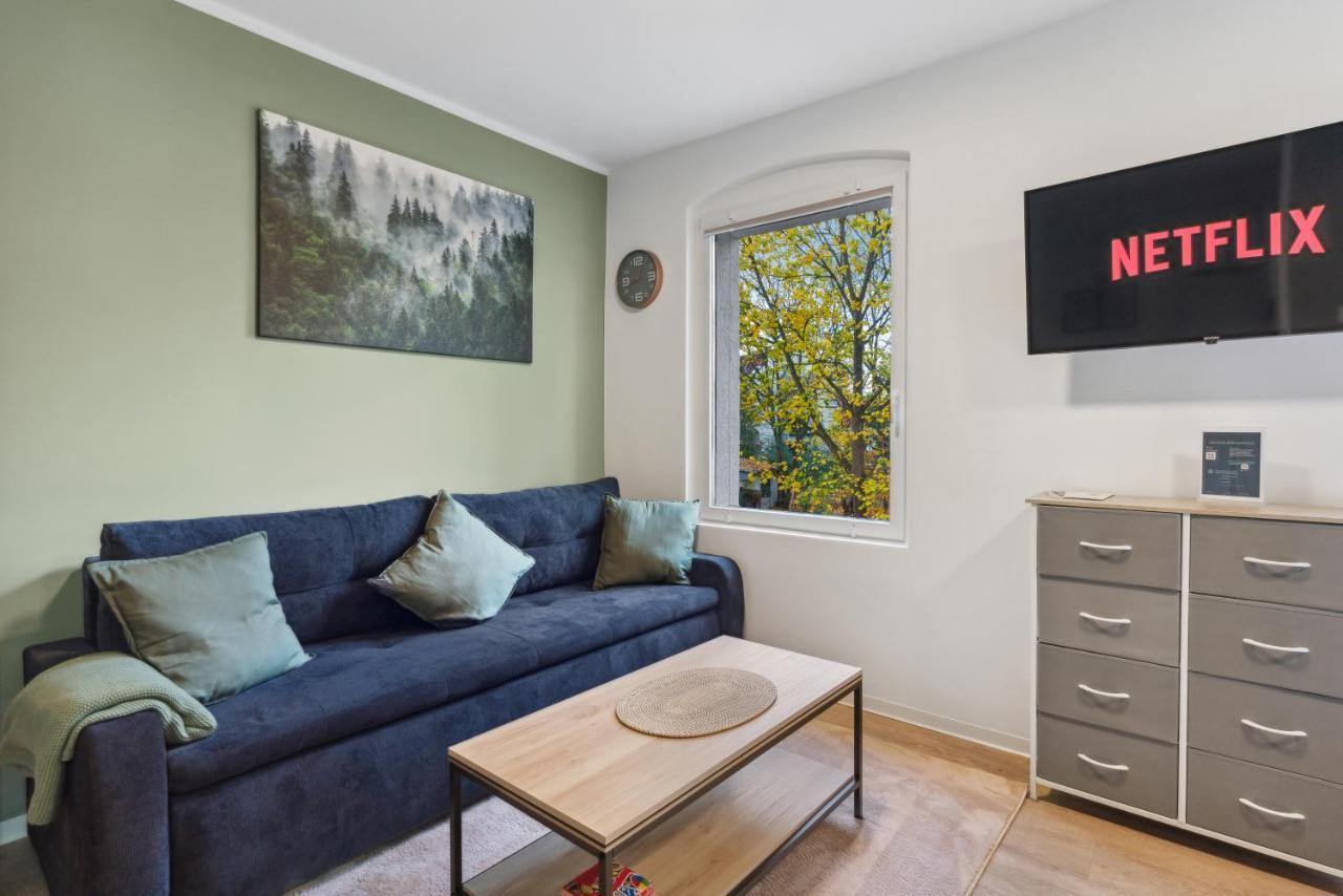 Apartment Vorstadtoase: Cozy Retreat With Queen Bed And Netflix *